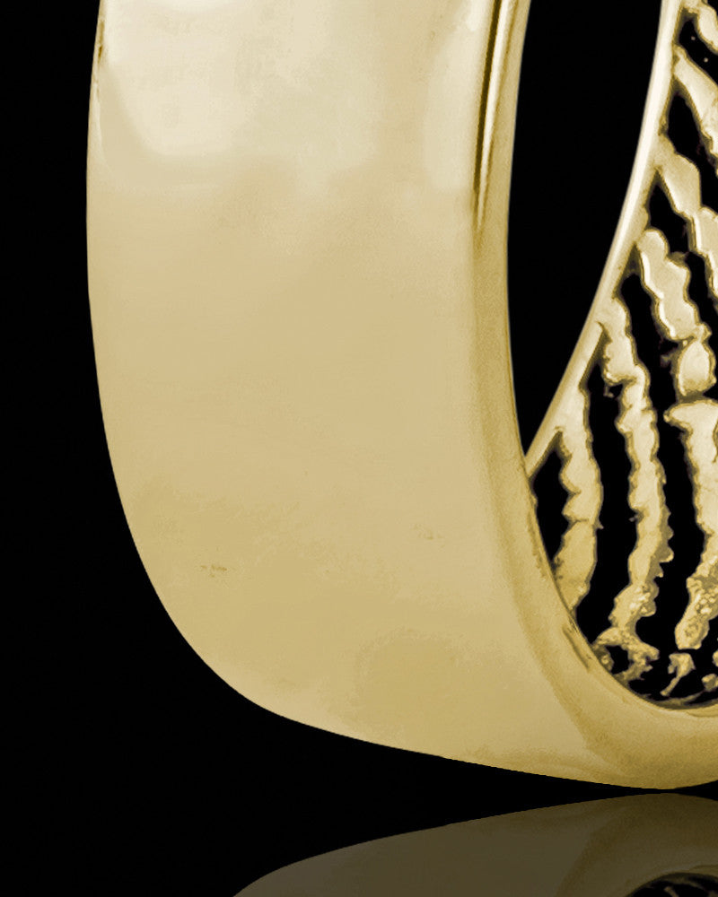 Ladies Solid 14k Gold Hammered Thumbprint Ring