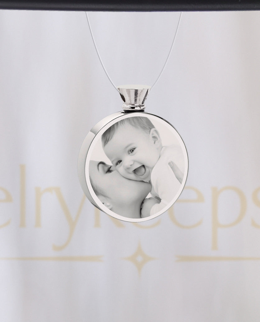Photo Engraved Round Stainless Steel Cremation Reflection Pendant