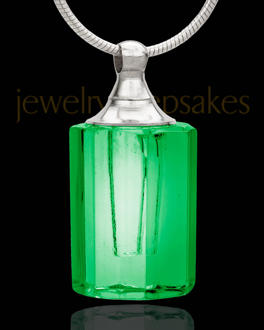Remembrance Jewelry Green Sweetheart Glass Locket