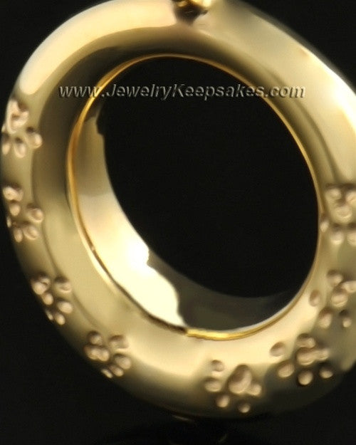 14k Gold Playful Round Pendant